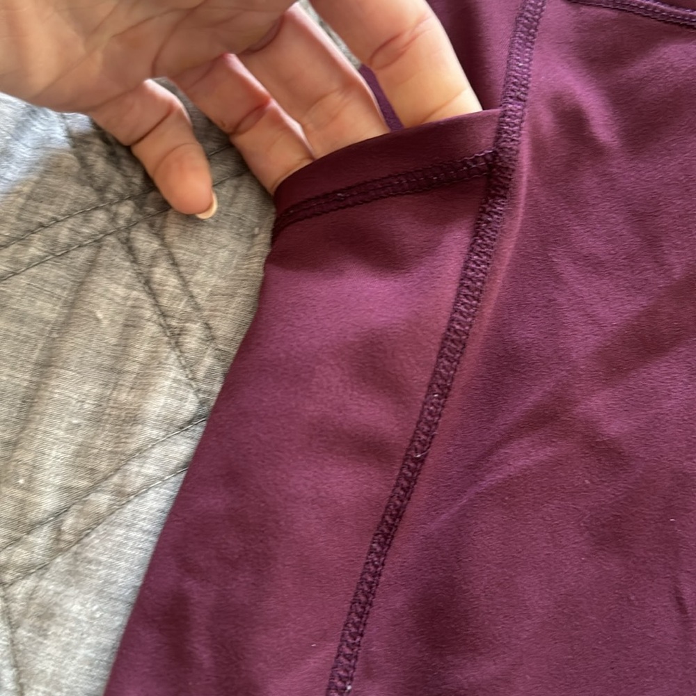 Yogalicious Cropped Leggings with Pockets - Picture 2 of 5